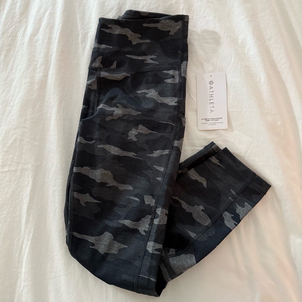 Athleta Ultimate Stash Pocket Camo 7/8 Tight Medium